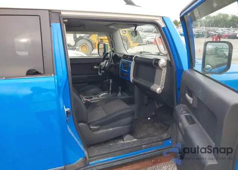 2007 Toyota Fj Cruiser from USA, damaged, VIN JTEBU11F370010128